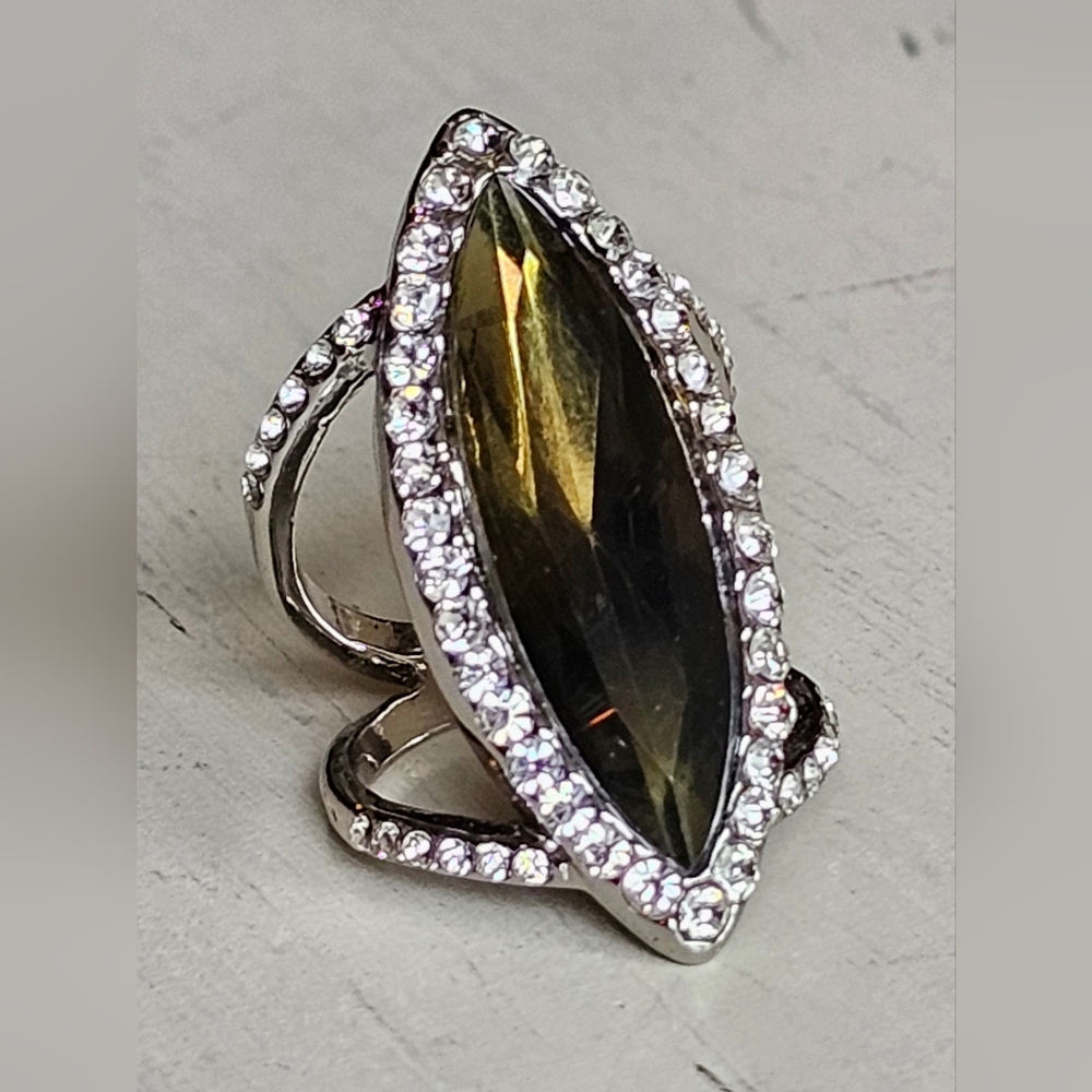 Elegant Olive Marquise Ring-Size 7